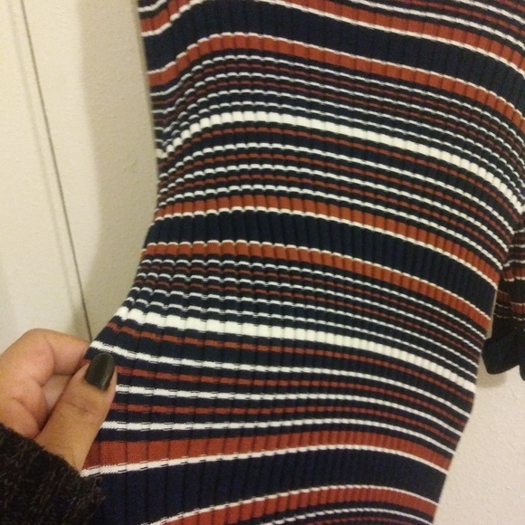 Striped Body Con Dress - Picture 4 of 6